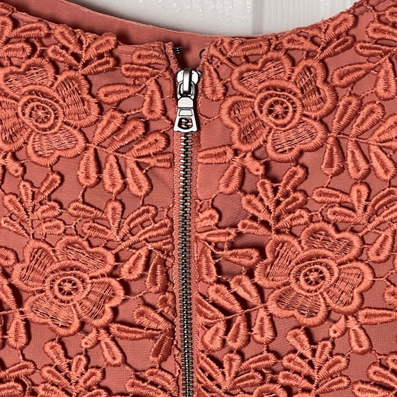 Alice + Olivia Lace Pattern Crew Neck Blouse - Picture 3 of 9